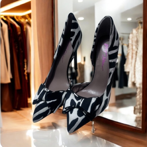 Betsey Johnson Prince D'Orsay Bow Pumps Zebra Print Sz 8.5 Women - Picture 1 of 10